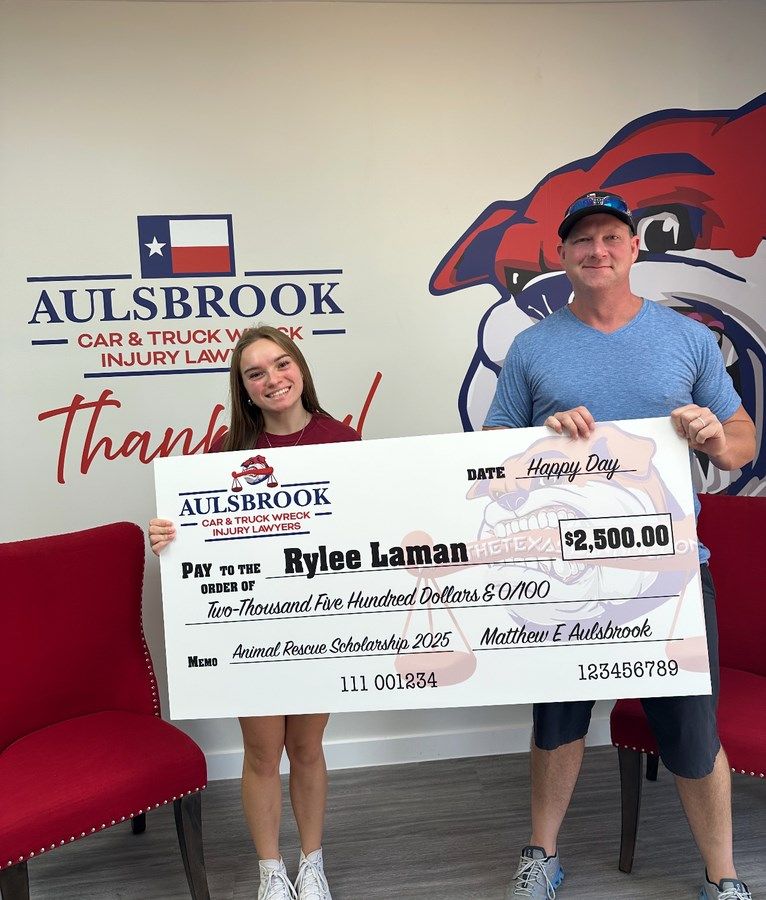 Rylee Anne Laman Wins 2025 Animal Rescue Scholarship From Texas Law Dog