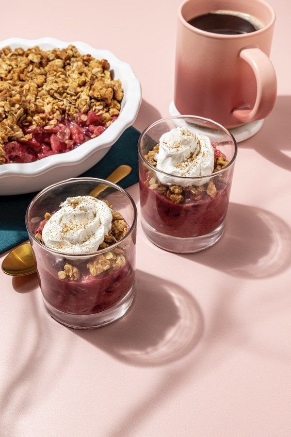 CHEF BROOKE WILLIAMSON SPICES UP THE HOLIDAYS WITH A NEW CRANBERRY-APPLE HOLIDAY CRISP, EXCLUSIVELY AVAILABLE AT MODERN RECIPE